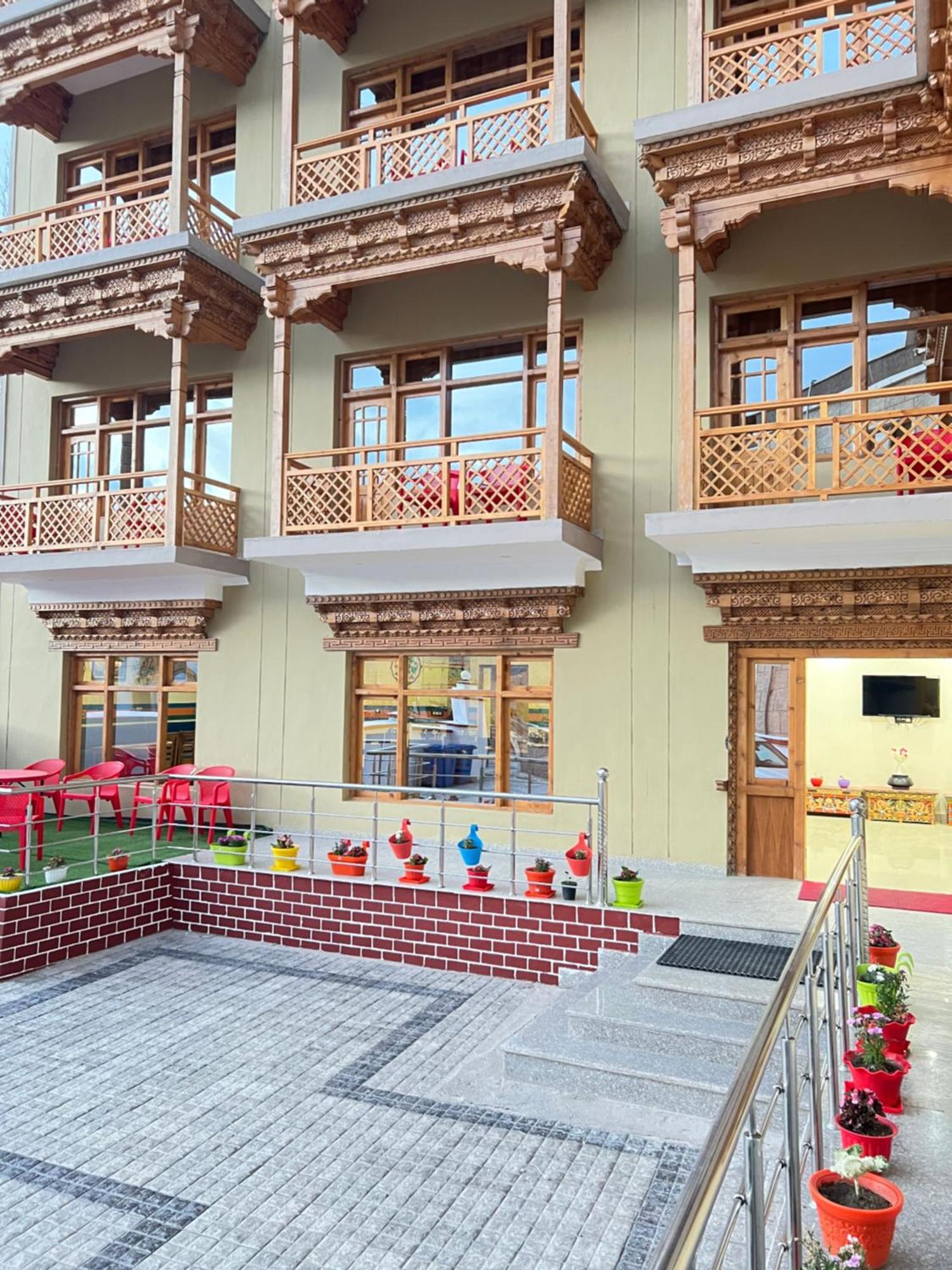 The Nangsay Hotel Лех Екстер'єр фото